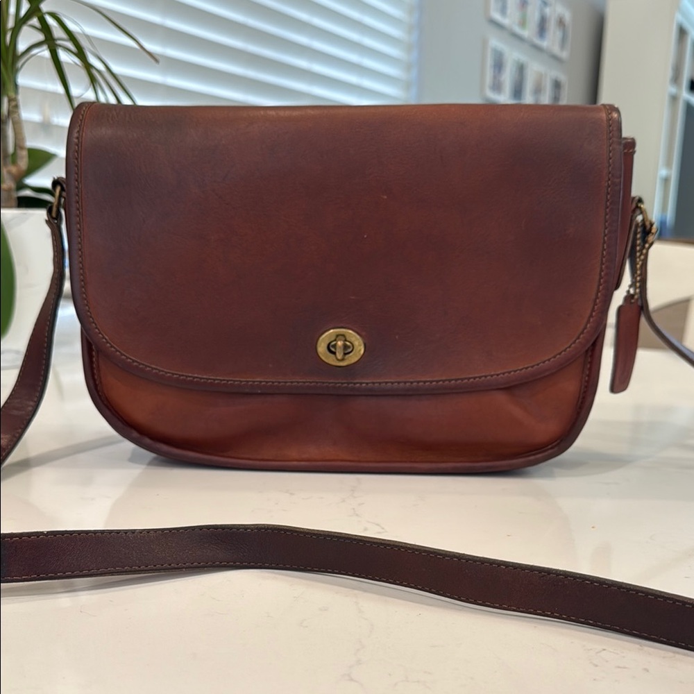 COPY - Heavily Patina-ed Vintage Coach City Bag in British Tan